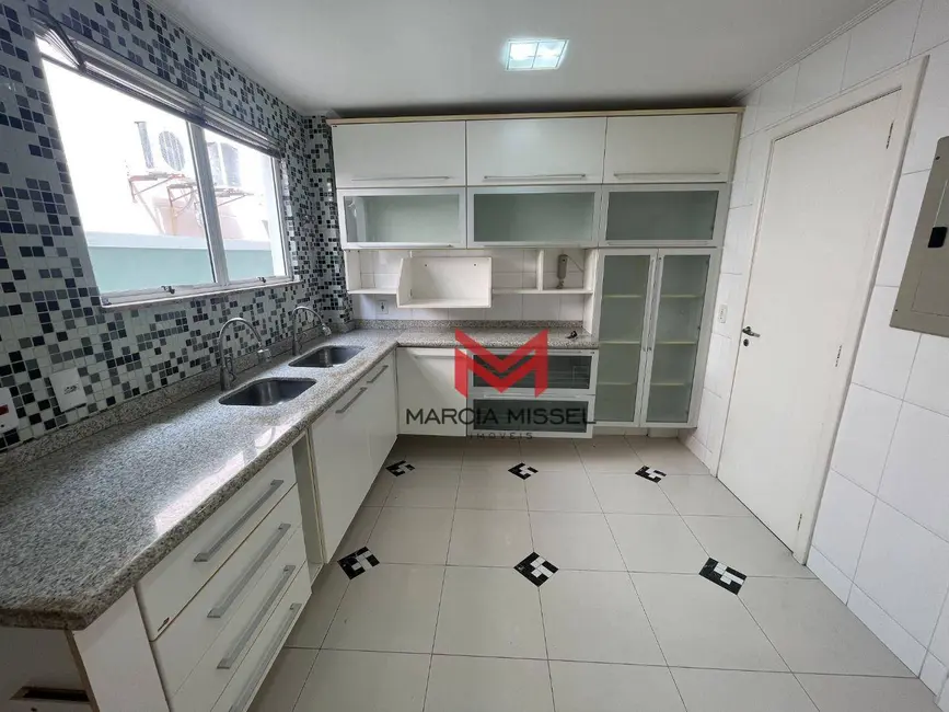 Casa de Condomínio com 4 quartos à venda, 200m2 em Duque Estrada, Nova Iguacu - RJ - imagem 7 Foto 7 de Casa de Condomínio com 4 quartos à venda, 200m2 em Duque Estrada, Nova Iguacu - RJ