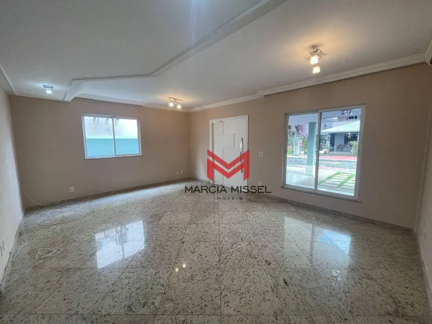 Casa de Condomínio com 4 quartos à venda, 200m2 em Duque Estrada, Nova Iguacu - RJ - imagem 3 Foto 3 de Casa de Condomínio com 4 quartos à venda, 200m2 em Duque Estrada, Nova Iguacu - RJ