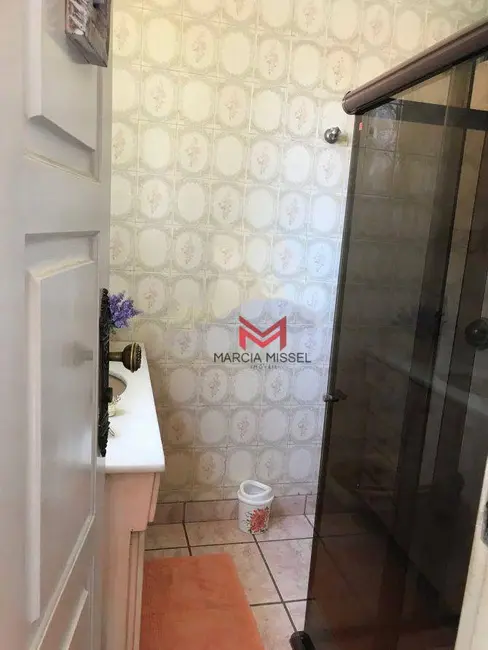 Casa com 4 quartos à venda e para alugar, 300m2 em Nova Iguacu - RJ - imagem 9 Foto 9 de Casa com 4 quartos à venda e para alugar, 300m2 em Nova Iguacu - RJ