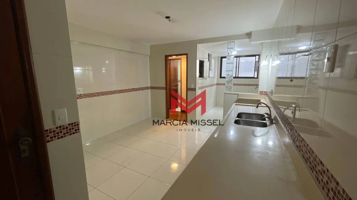 Apartamento com 4 quartos à venda, 207m2 em Centro, Nova Iguacu - RJ - imagem 7 Foto 7 de Apartamento com 4 quartos à venda, 207m2 em Centro, Nova Iguacu - RJ