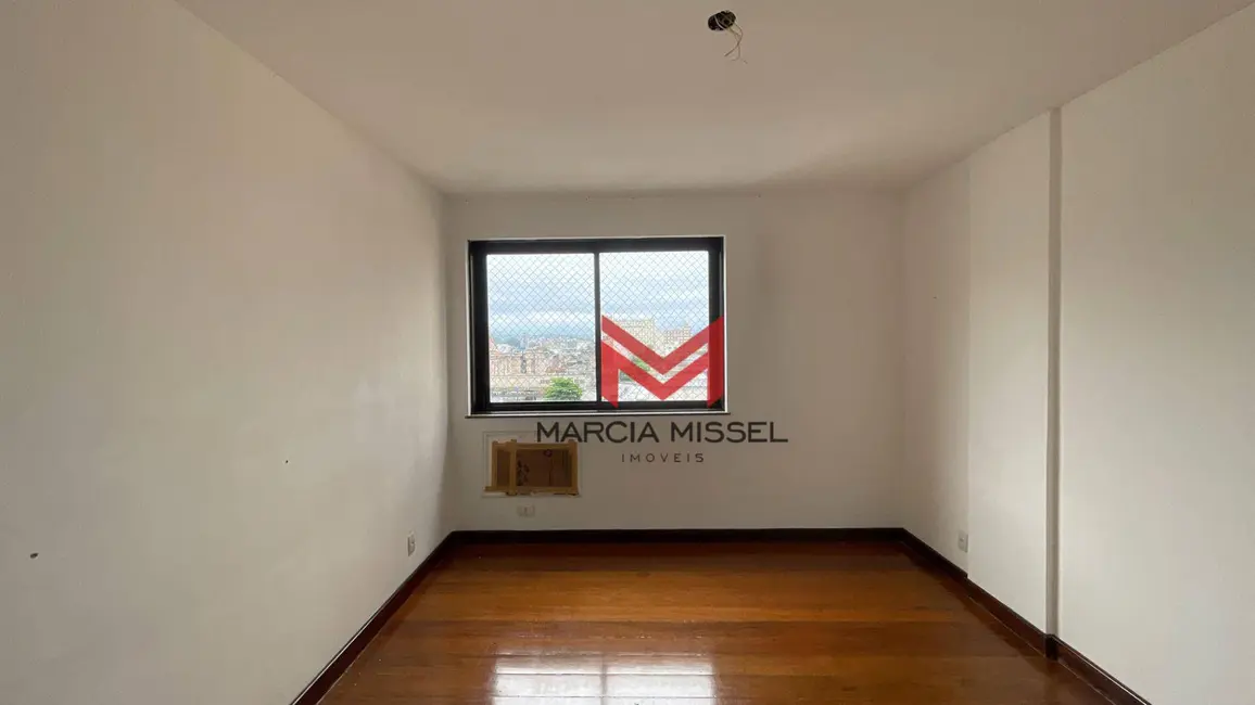 Apartamento com 4 quartos à venda, 207m2 em Centro, Nova Iguacu - RJ - imagem 5 Foto 5 de Apartamento com 4 quartos à venda, 207m2 em Centro, Nova Iguacu - RJ