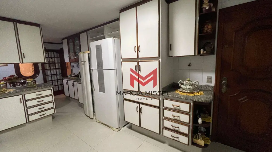 Apartamento com 3 quartos à venda, 600m2 em Centro, Nova Iguacu - RJ - imagem 8 Foto 8 de Apartamento com 3 quartos à venda, 600m2 em Centro, Nova Iguacu - RJ