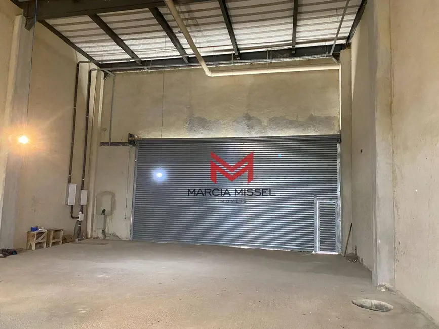 Foto 3 de Armazém / Galpão para alugar, 285m2 em Comendador Soares, Nova Iguacu - RJ
