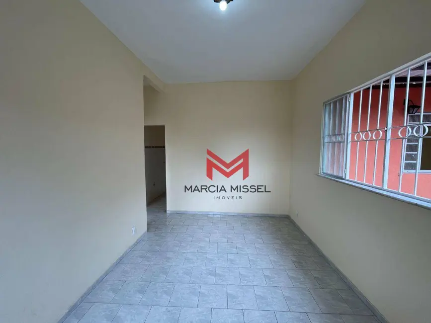 Foto 2 de Casa com 2 quartos para alugar, 388m2 em Califórnia, Nova Iguacu - RJ