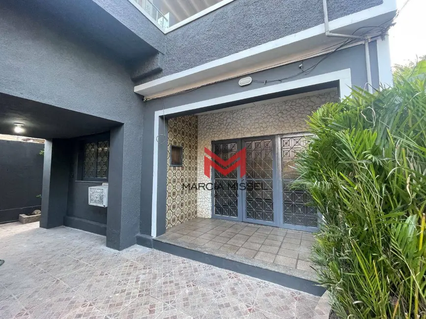 Foto 2 de Casa com 4 quartos para alugar, 1584m2 em Caonze, Nova Iguacu - RJ