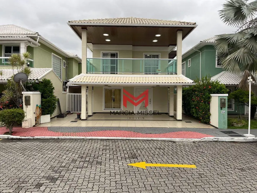 Foto 1 de Casa de Condomínio com 5 quartos à venda, 200m2 em Duque Estrada, Nova Iguacu - RJ