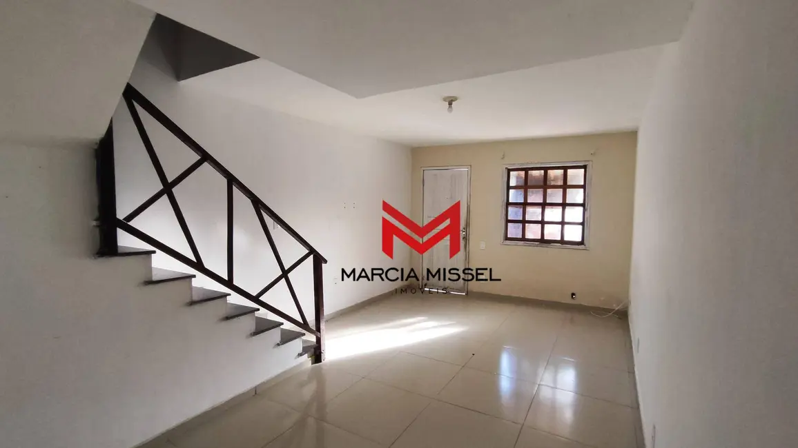 Foto 4 de Casa com 2 quartos para alugar, 500m2 em Jardim Alvorada, Nova Iguacu - RJ