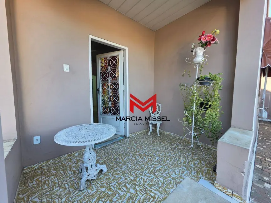 Casa com 4 quartos à venda, 406m2 em Vila Treze de Maio, Nova Iguacu - RJ - imagem 4 Foto 4 de Casa com 4 quartos à venda, 406m2 em Vila Treze de Maio, Nova Iguacu - RJ