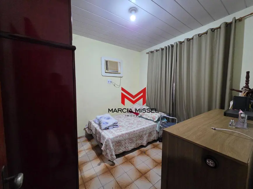 Casa com 4 quartos à venda, 406m2 em Vila Treze de Maio, Nova Iguacu - RJ - imagem 6 Foto 6 de Casa com 4 quartos à venda, 406m2 em Vila Treze de Maio, Nova Iguacu - RJ