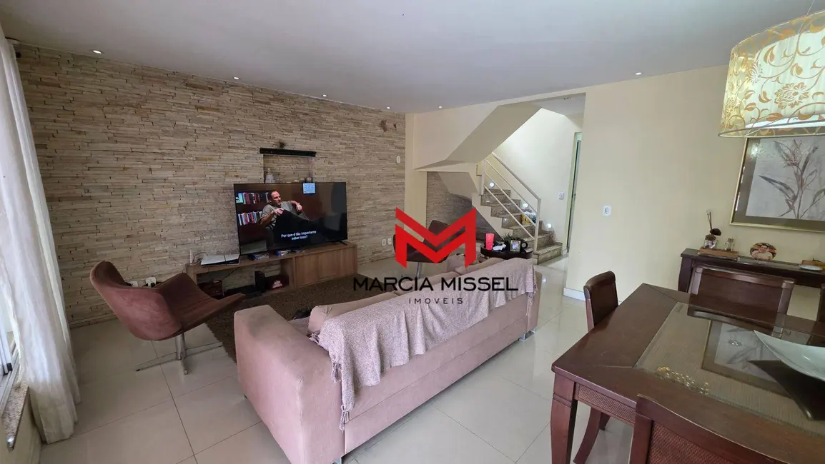 Foto 3 de Casa de Condomínio com 4 quartos à venda e para alugar, 200m2 em Nova Iguacu - RJ