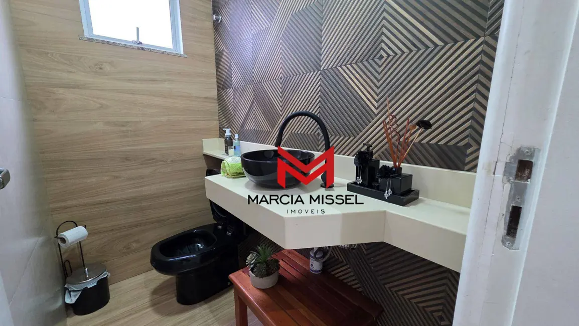 Foto 4 de Casa de Condomínio com 4 quartos à venda e para alugar, 200m2 em Nova Iguacu - RJ