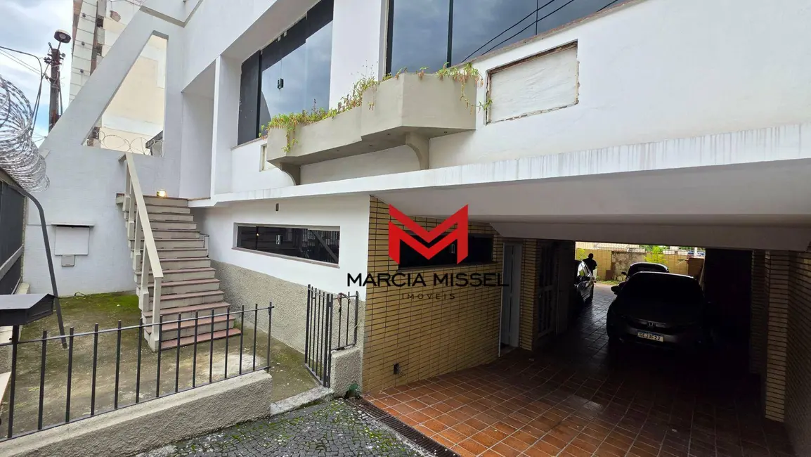 Casa com 9 quartos à venda e para alugar, 437m2 em Centro, Nova Iguacu - RJ - imagem 2 Foto 2 de Casa com 9 quartos à venda e para alugar, 437m2 em Centro, Nova Iguacu - RJ