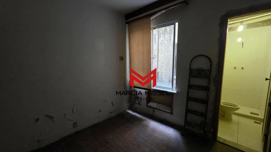 Casa com 9 quartos à venda e para alugar, 437m2 em Centro, Nova Iguacu - RJ - imagem 8 Foto 8 de Casa com 9 quartos à venda e para alugar, 437m2 em Centro, Nova Iguacu - RJ