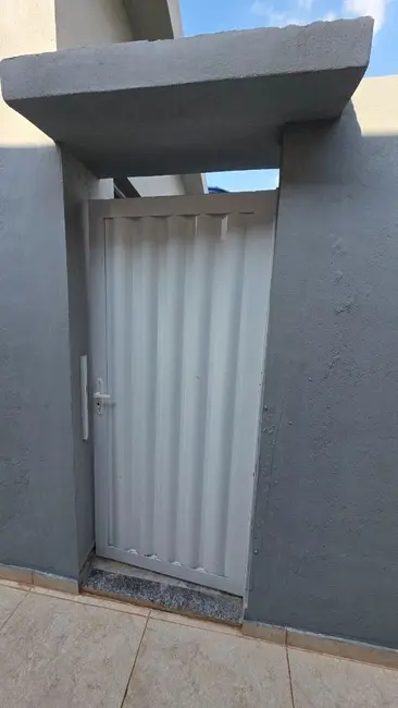 Foto 2 de Kitnet com 1 quarto para alugar, 40m2 em Jardim Palmares, Nova Iguacu - RJ
