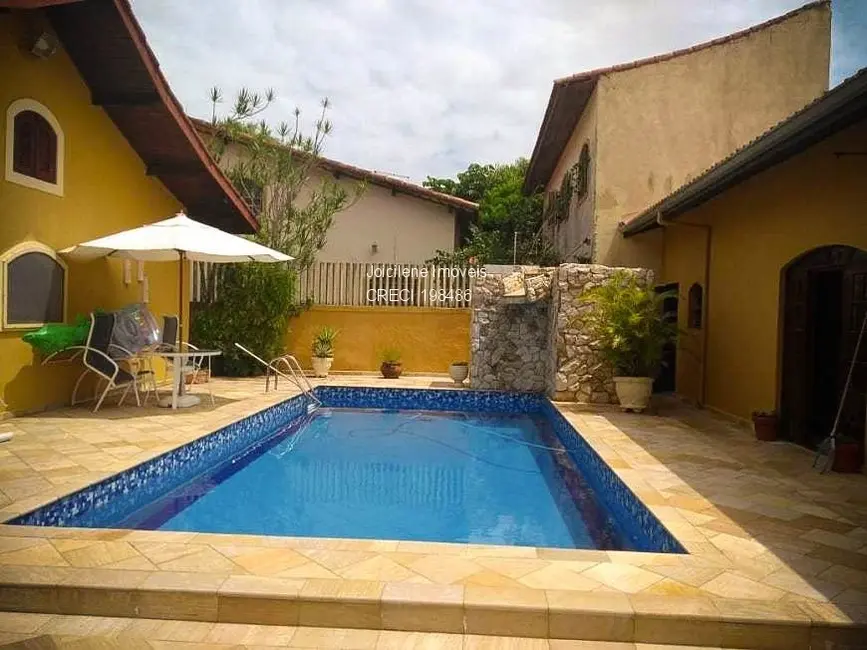Foto 6 de Casa com 4 quartos à venda, 216m2 em Itanhaem - SP