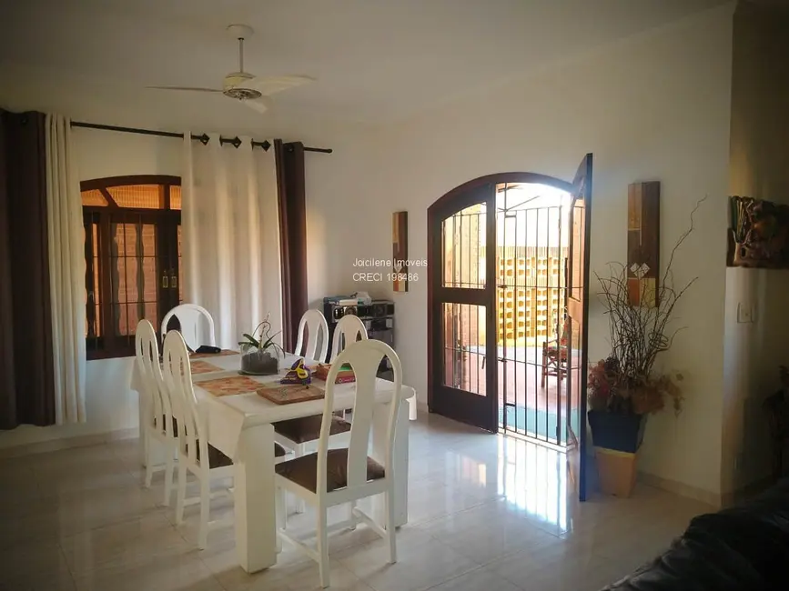 Foto 9 de Casa com 4 quartos à venda, 216m2 em Itanhaem - SP
