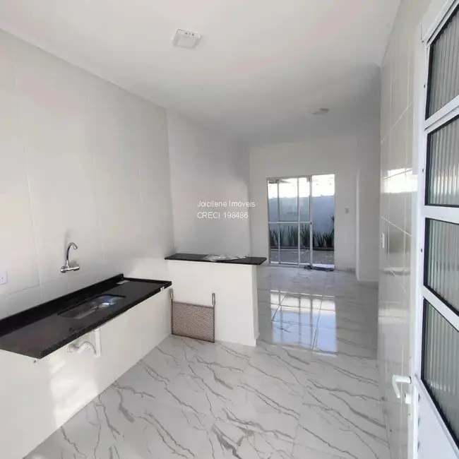 Foto 1 de Casa de Condomínio com 2 quartos à venda, 45m2 em Itanhaem - SP