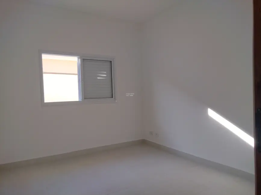 Foto 5 de Casa com 3 quartos à venda, 77m2 em Itanhaem - SP