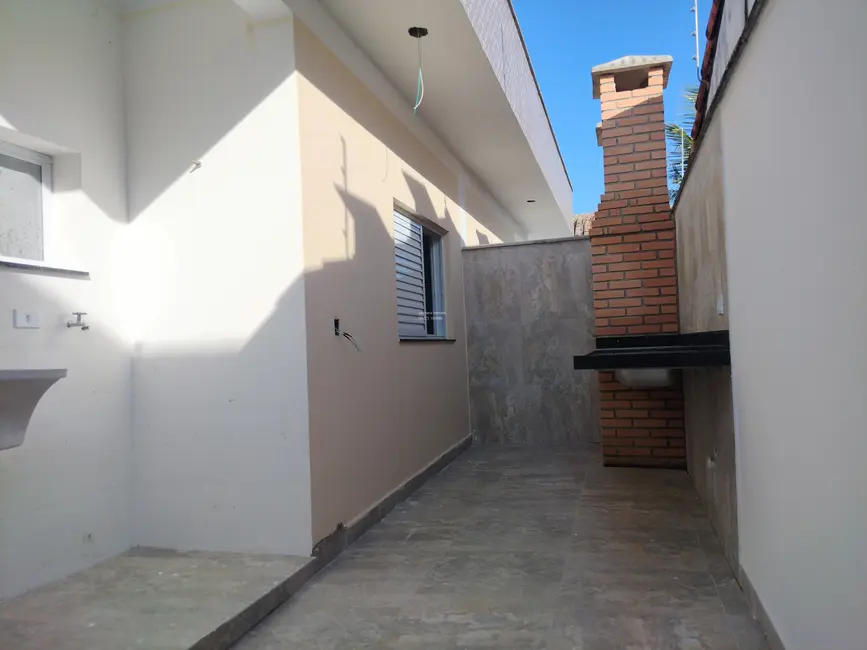 Foto 2 de Casa com 3 quartos à venda, 77m2 em Itanhaem - SP