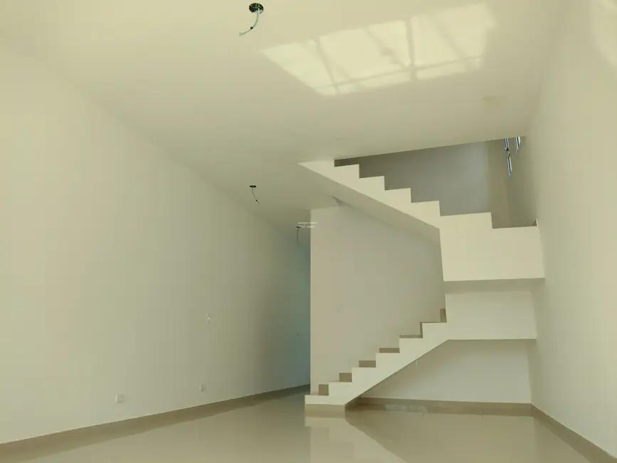 Foto 2 de Casa com 2 quartos à venda, 87m2 em Itanhaem - SP