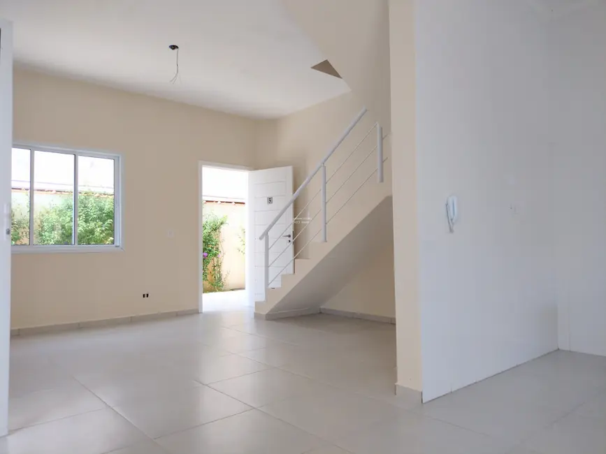 Casa de Condomínio com 2 quartos à venda, 90m2 em Itanhaem - SP - imagem 2 Foto 2 de Casa de Condomínio com 2 quartos à venda, 90m2 em Itanhaem - SP