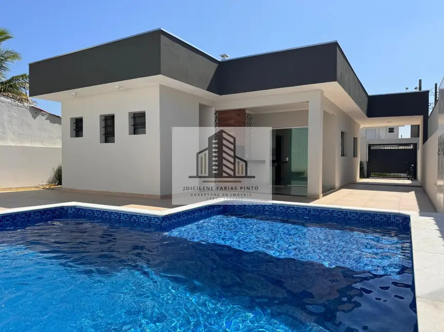 Foto 4 de Casa com 2 quartos à venda, 77m2 em Itanhaem - SP