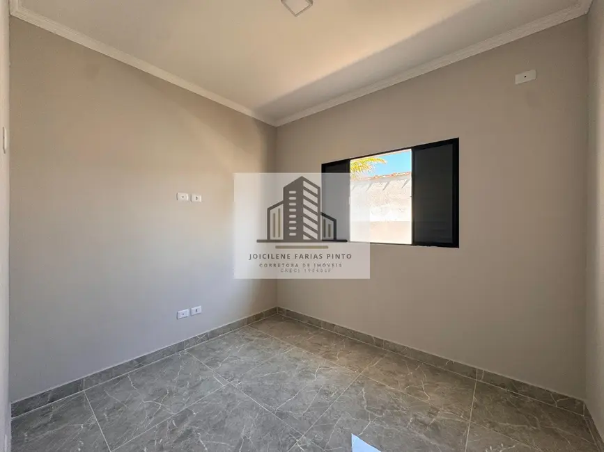 Foto 9 de Casa com 2 quartos à venda, 77m2 em Itanhaem - SP