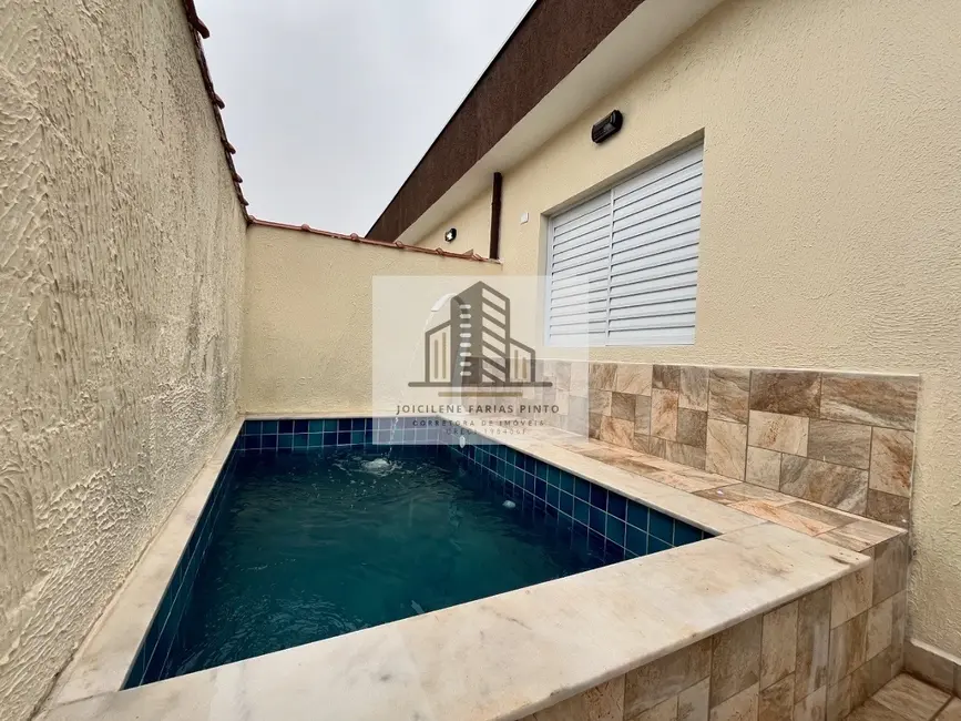 Foto 2 de Casa de Condomínio com 2 quartos à venda, 45m2 em Itanhaem - SP