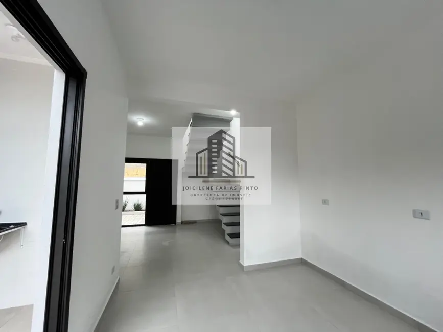 Casa de Condomínio com 2 quartos à venda, 84m2 em Itanhaem - SP - imagem 4 Foto 4 de Casa de Condomínio com 2 quartos à venda, 84m2 em Itanhaem - SP