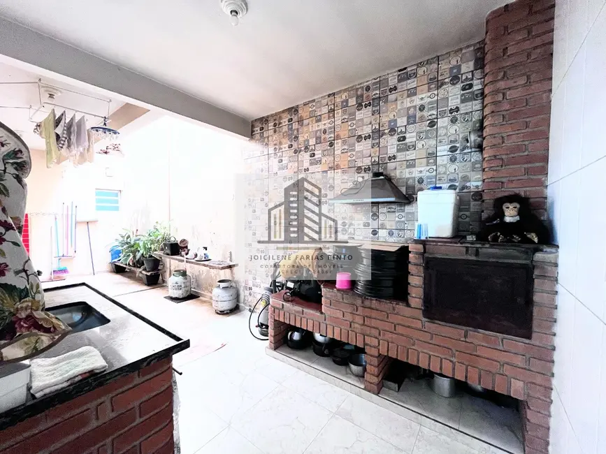 Foto 8 de Casa com 5 quartos à venda, 174m2 em Itanhaem - SP