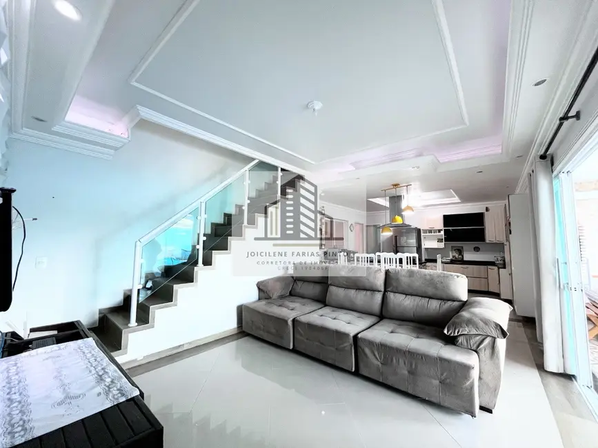 Foto 5 de Casa com 5 quartos à venda, 174m2 em Itanhaem - SP