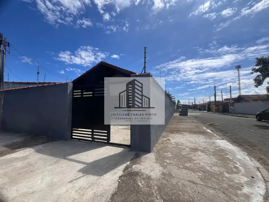 Foto 2 de Casa com 3 quartos à venda, 90m2 em Itanhaem - SP
