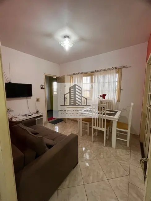 Foto 2 de Apartamento com 2 quartos para alugar, 49m2 em Itanhaem - SP