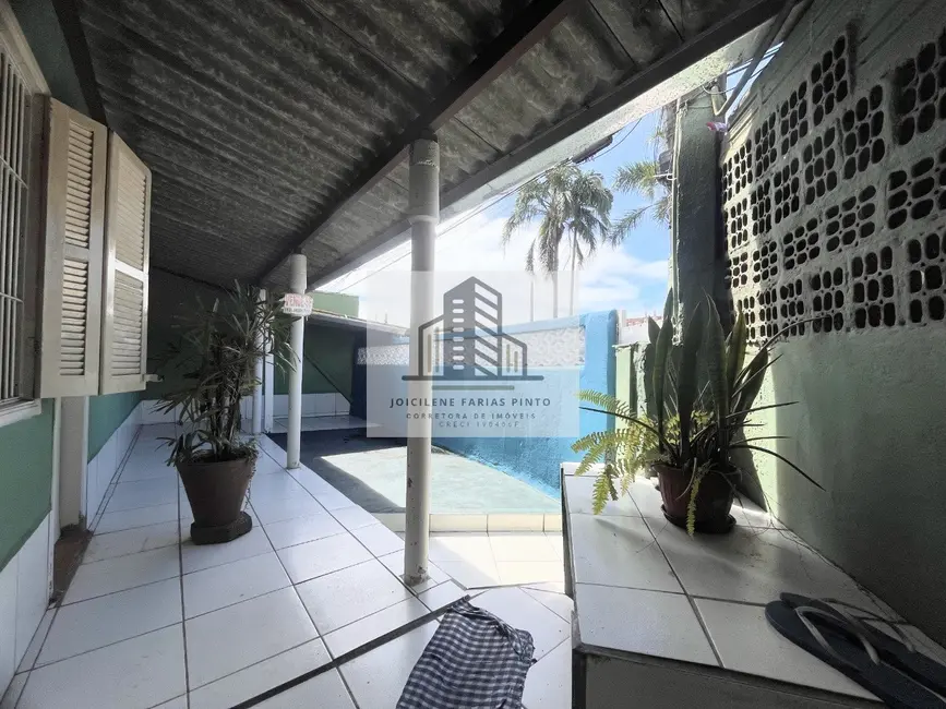 Foto 3 de Casa com 2 quartos à venda, 130m2 em Itanhaem - SP