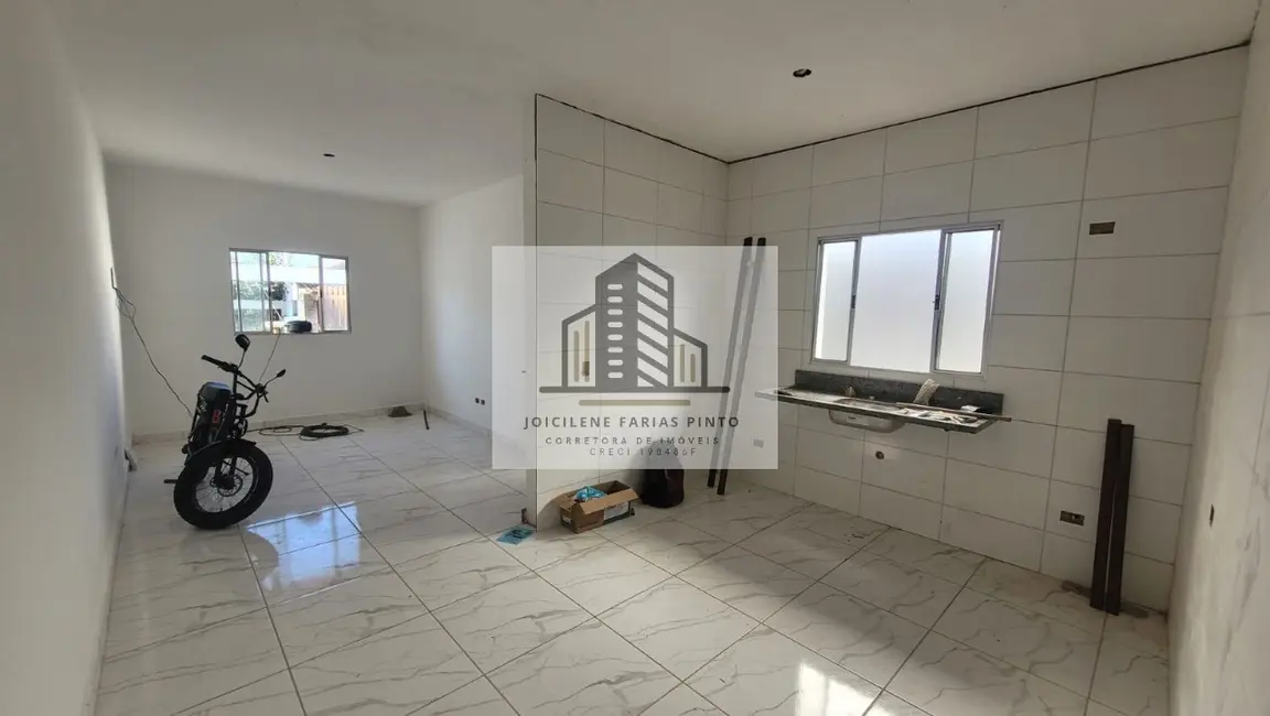 Foto 5 de Casa com 2 quartos à venda, 78m2 em Itanhaem - SP