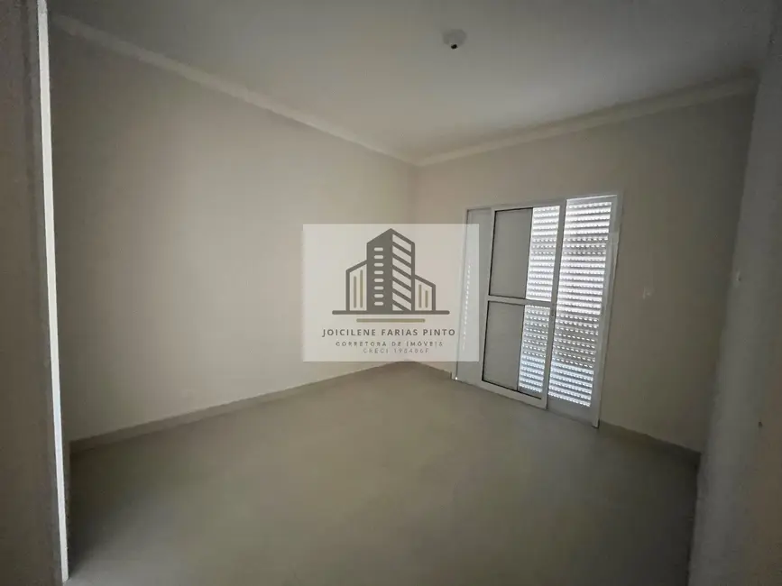 Foto 8 de Casa com 2 quartos à venda, 75m2 em Itanhaem - SP