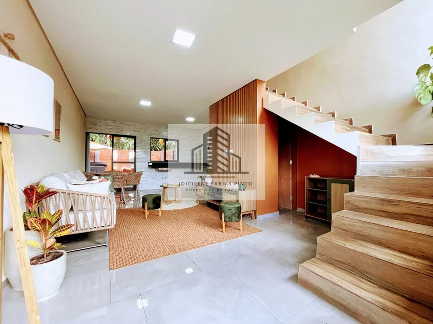 Foto 1 de Casa de Condomínio com 2 quartos à venda, 82m2 em Itanhaem - SP