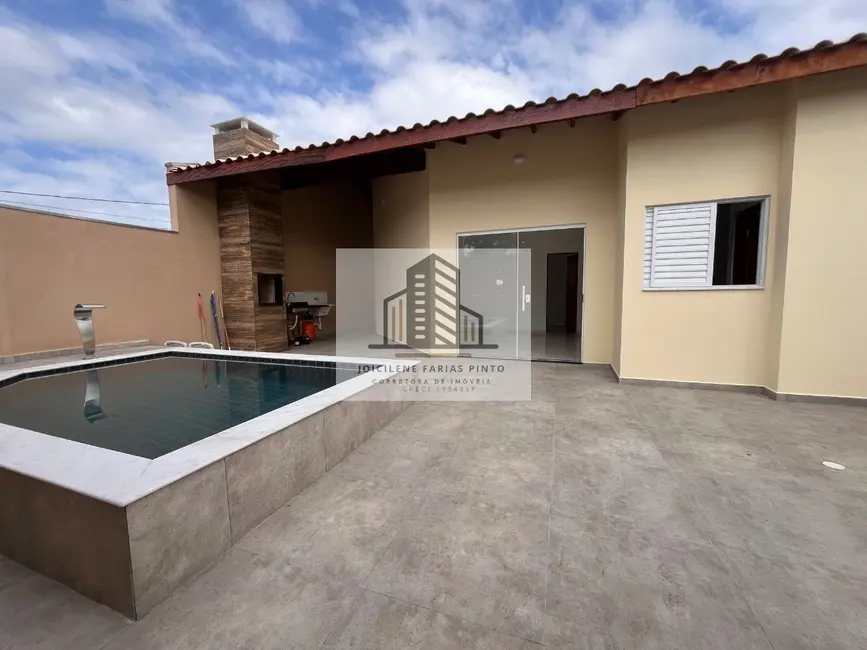Foto 1 de Casa com 3 quartos à venda, 73m2 em Itanhaem - SP