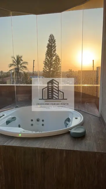 Foto 2 de Casa com 4 quartos à venda, 269m2 em Itanhaem - SP