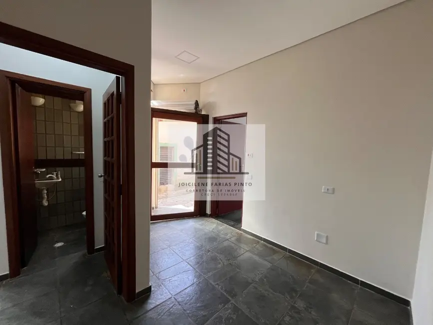 Sala Comercial à venda e para alugar, 354m2 em Itanhaem - SP - imagem 4 Foto 4 de Sala Comercial à venda e para alugar, 354m2 em Itanhaem - SP