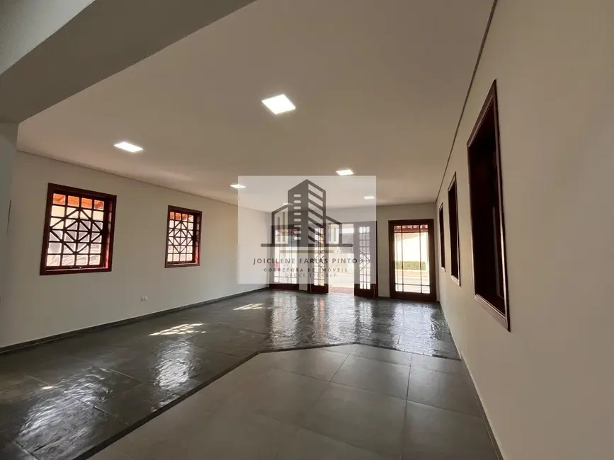 Foto 1 de Sala Comercial à venda e para alugar, 354m2 em Itanhaem - SP