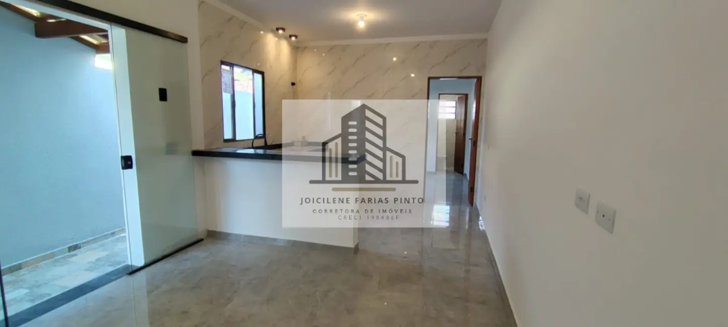 Foto 1 de Casa com 2 quartos à venda, 64m2 em Itanhaem - SP