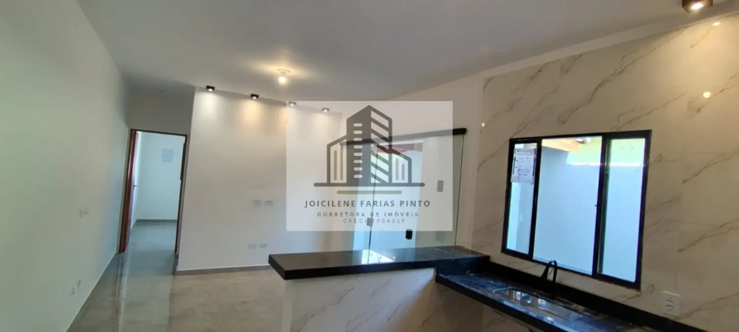 Foto 2 de Casa com 2 quartos à venda, 64m2 em Itanhaem - SP