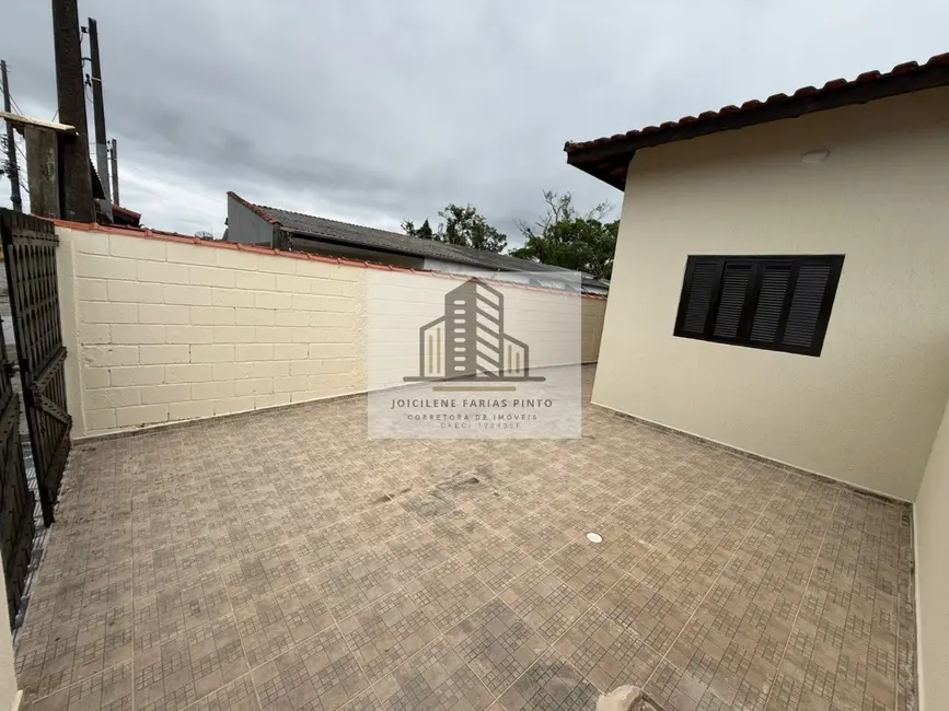 Foto 3 de Casa com 2 quartos à venda, 75m2 em Itanhaem - SP