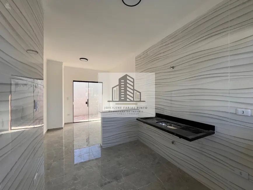 Foto 1 de Casa de Condomínio com 2 quartos à venda, 45m2 em Itanhaem - SP