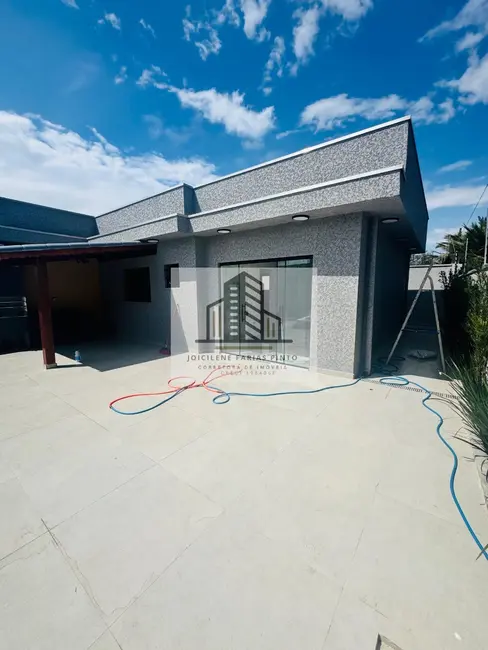 Foto 2 de Casa com 2 quartos à venda, 75m2 em Itanhaem - SP