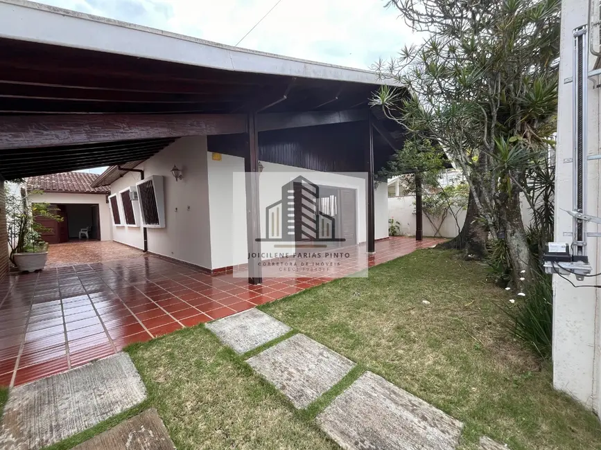 Foto 1 de Casa com 3 quartos à venda, 180m2 em Itanhaem - SP