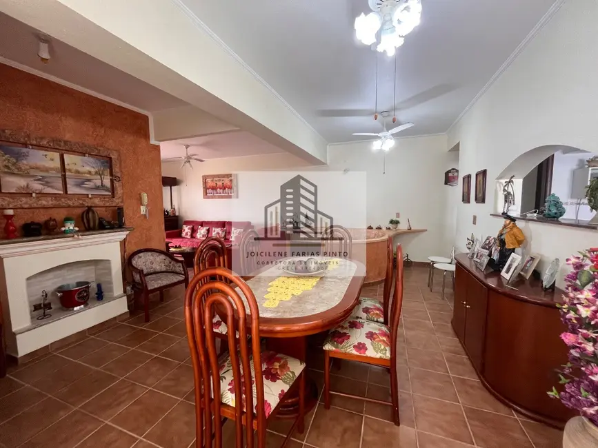 Foto 1 de Apartamento com 3 quartos à venda, 139m2 em Itanhaem - SP