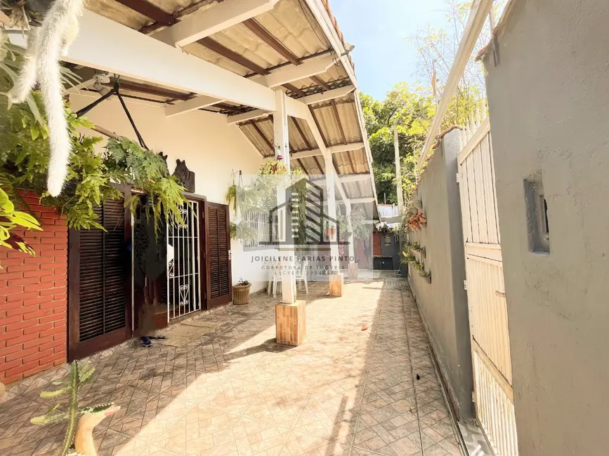 Foto 1 de Casa com 2 quartos à venda, 95m2 em Itanhaem - SP