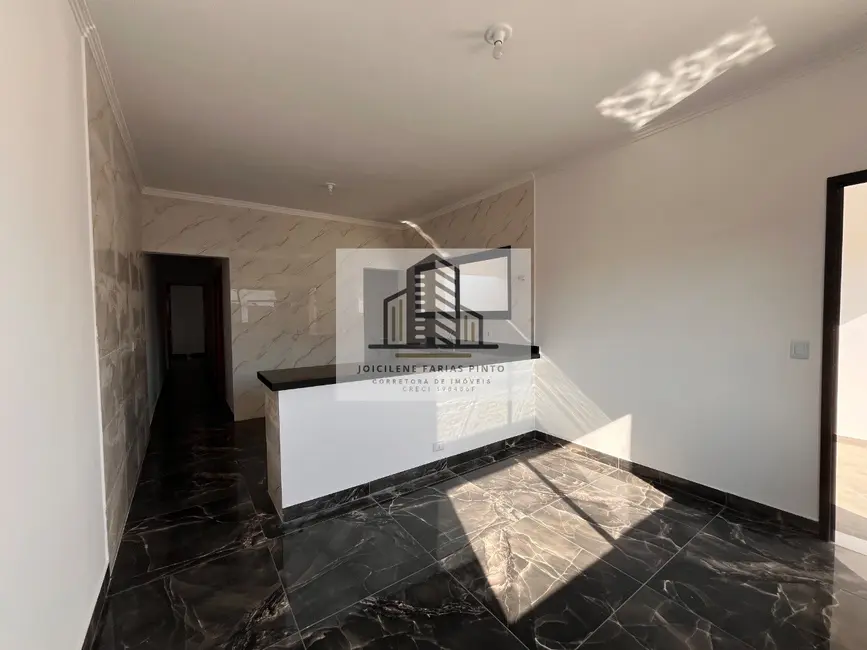 Foto 5 de Casa com 2 quartos à venda, 78m2 em Itanhaem - SP